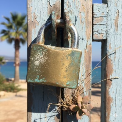 Kilit Değiştirirken Hangi Markayı Seçmeli? Antalya'nın İklimine Uygun Paslanmaz Kilitler.